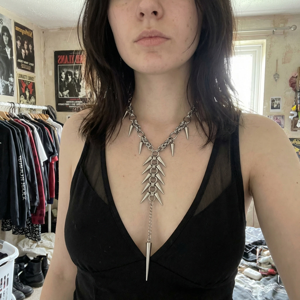 HARDWARE CHAIN_04 — VERTICAL SPIKE