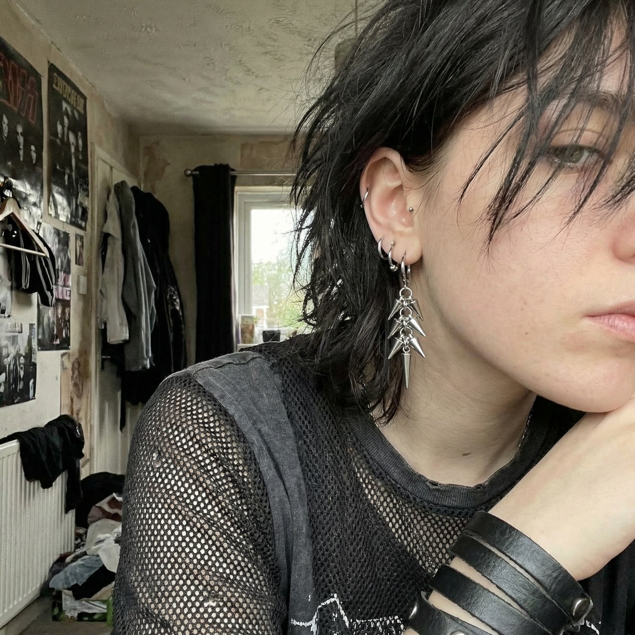 EAR PIECE_02 — VERTICAL SPIKE